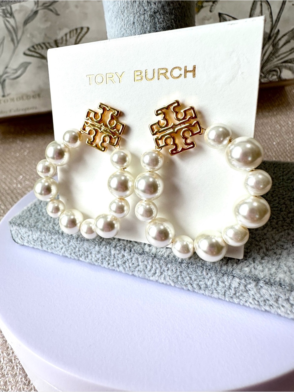 Tory Burch Gold Double T Logo Pearl Hoop Earrings - Cream Pearls - Picture 3 of 7